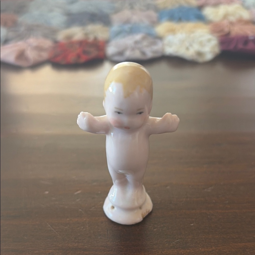 Vintage Porcelain Doll Figurine Cupie doll  head for pin cushion - Picture 2 of 10